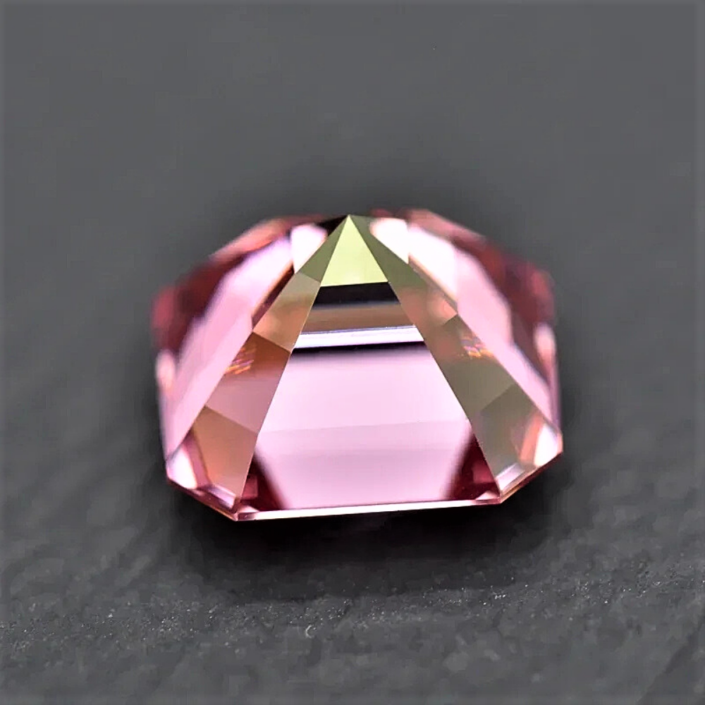 Moissanite Rosa Taglio Asscher Certificata