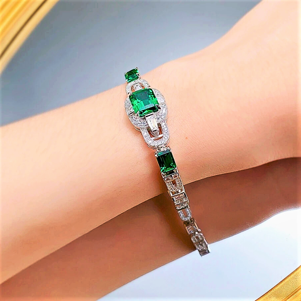 Bracciale con Smeraldi e Diamanti Sintetici ad Alto Contenuto di Carbonio