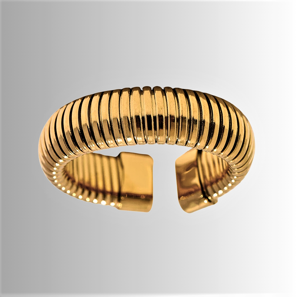 Anillo “Tubo de Gas”: Estilo Icónico y Versatilidad Elegante