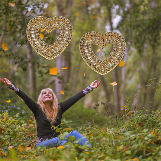Orecchini "Cuore Intrecciato": una Brillante Celebrazione del Vostro Amore