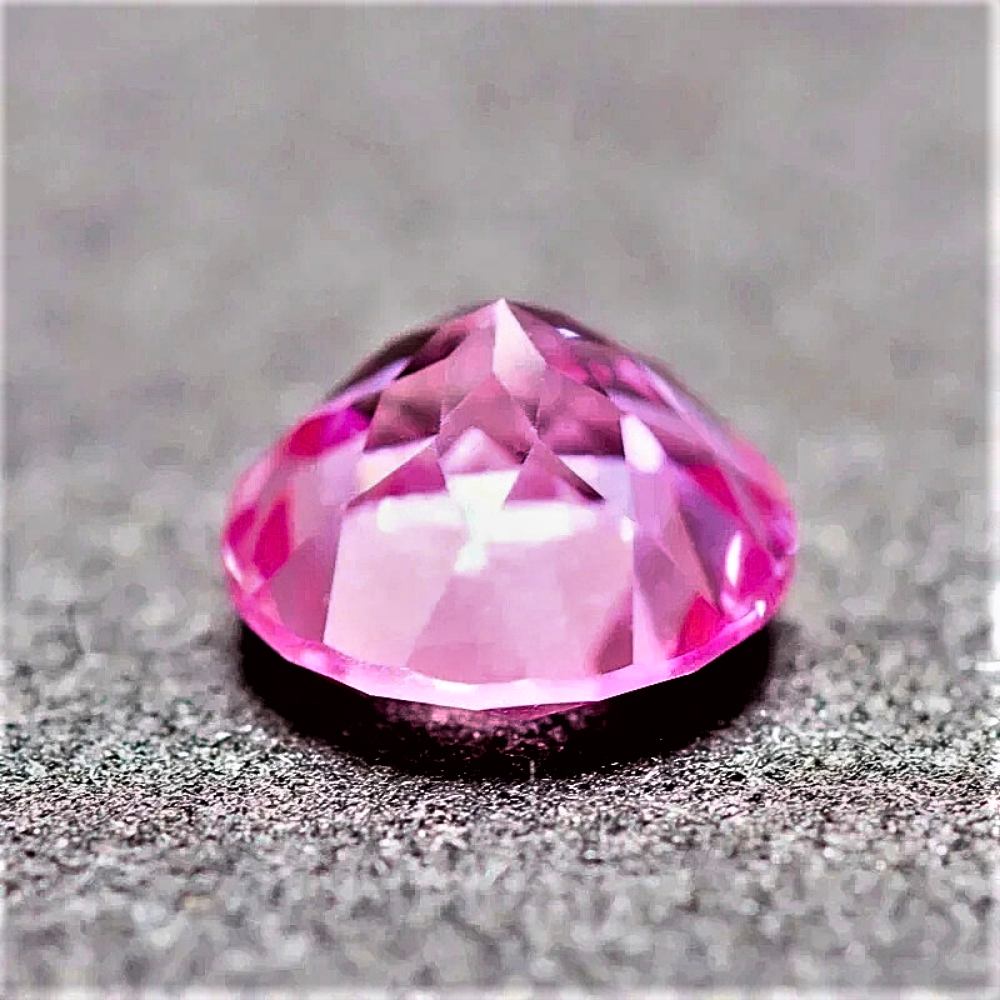Zaffiro Rosa Intenso Lab Grown Taglio Brillante Certificato