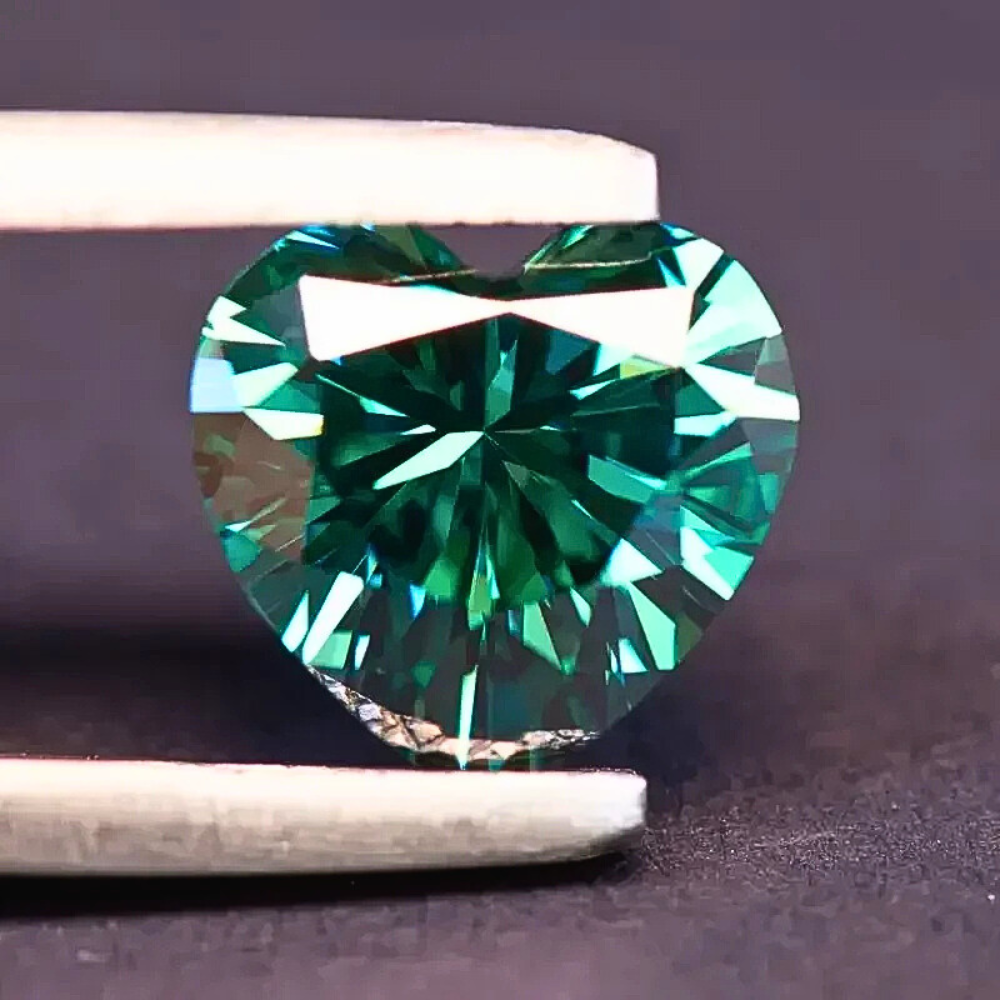 Moissanite Verde Smeraldo Taglio Cuore Certificata