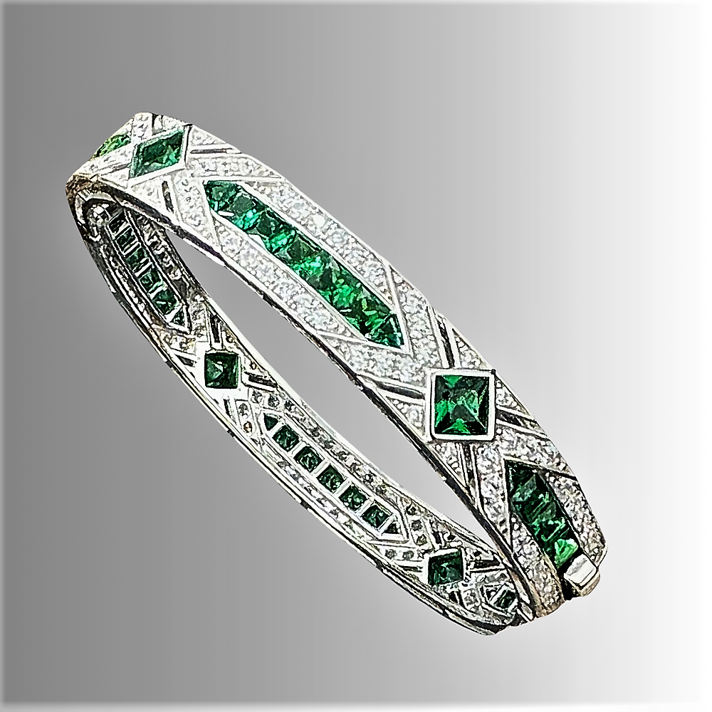 Mini Collezione di Bracciali Rigidi con Zaffiri, Smeraldi o Rubini Coltivati e Brillanti Sintetici