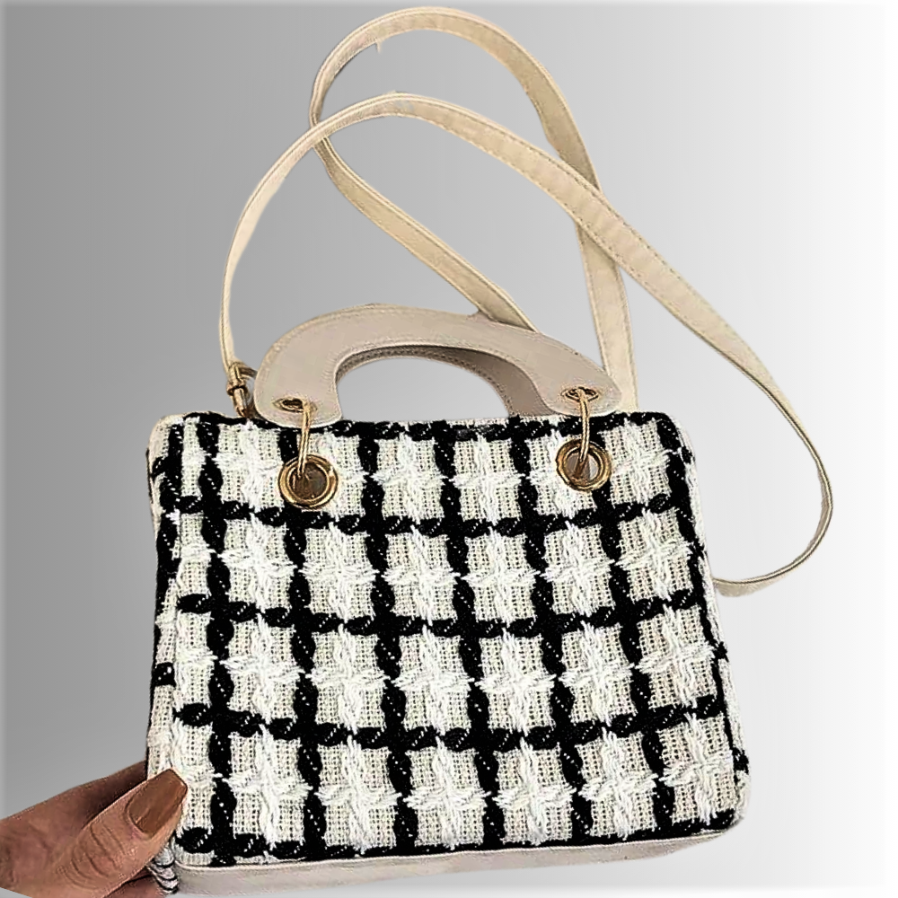 Mini Bolso de Lana Elegancia y Diseño Innovador