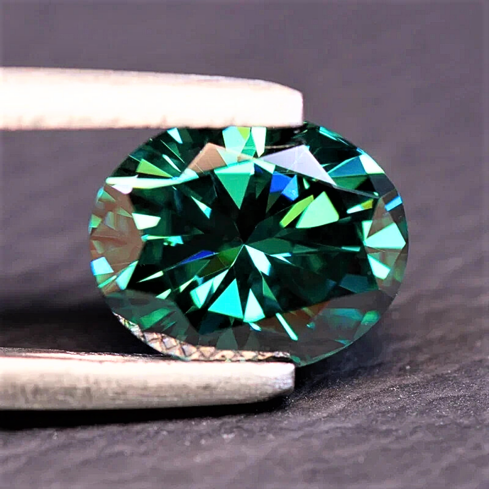 Moissanite Verde Smeraldo Taglio Ovale Certificata