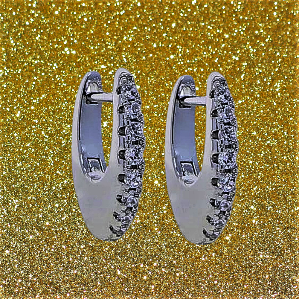 Pendientes "Luna creciente de luz": elegancia discreta y brillante