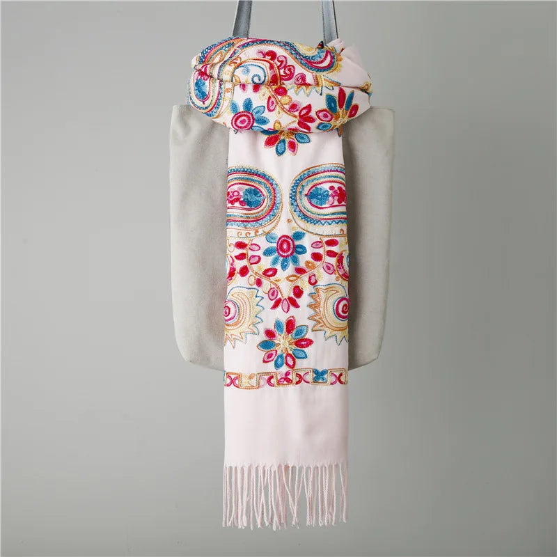 Pashmina Ricamata a Mano Eleganza dalla Tradizione Orientale