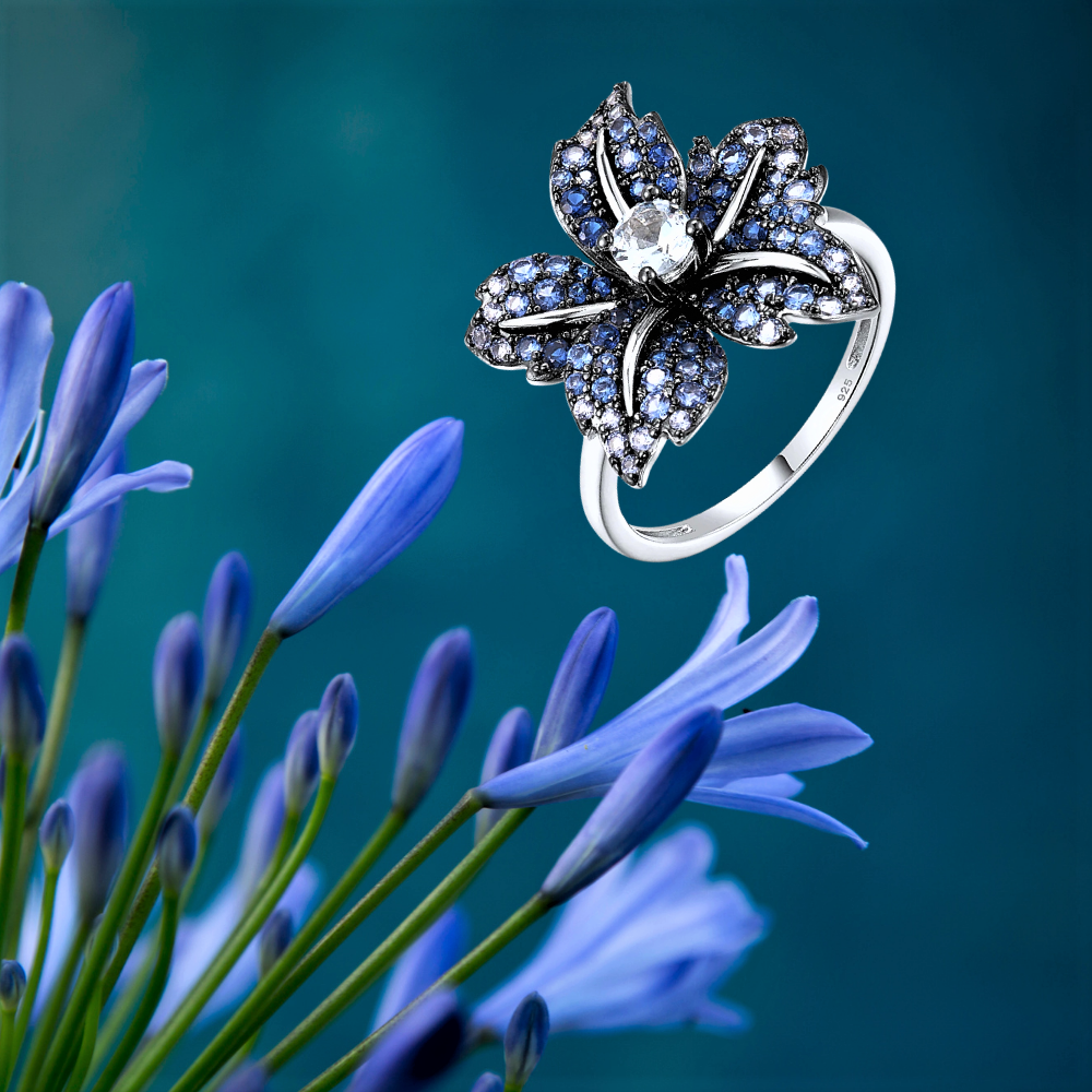 Anello a Fiore con Pavè di Spinelli Blu o Zaffiri Rosa Coltivati
