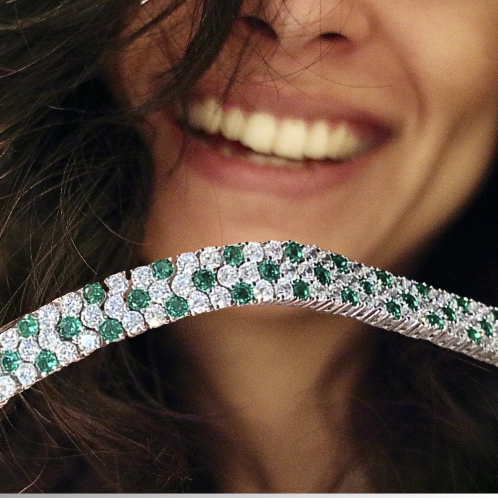 Bracciale Tennis a Tre File con Smeraldi Coltivati Taglio Brillante e Brillanti Sintetici