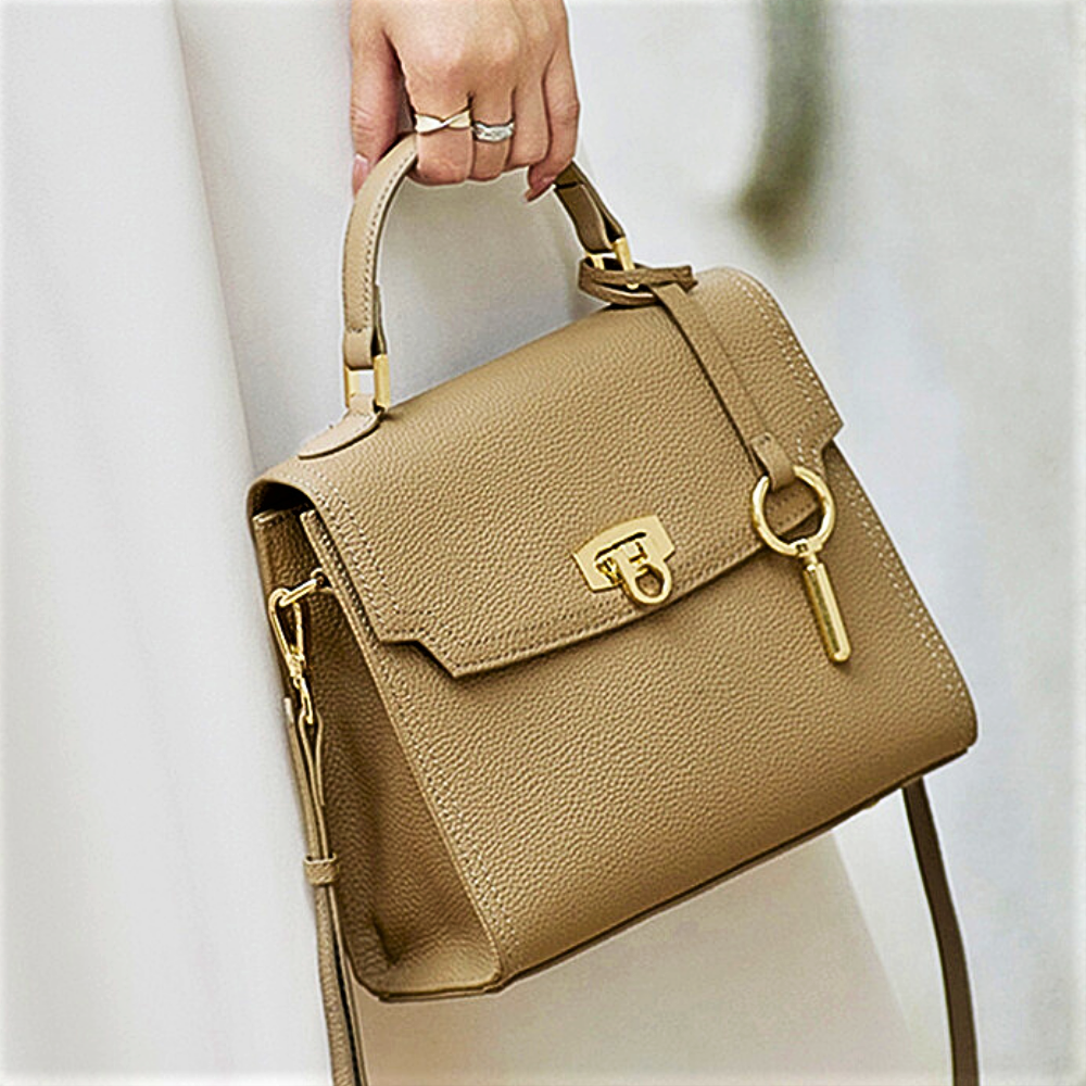 Mini Bolso en Piel de Vaca Auténtica Elegancia y Calidad Artesanal