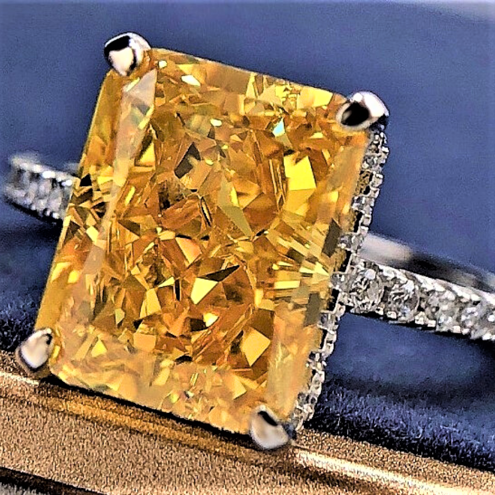 "Splendore Radiante" Solitario con Diamante Sintetico