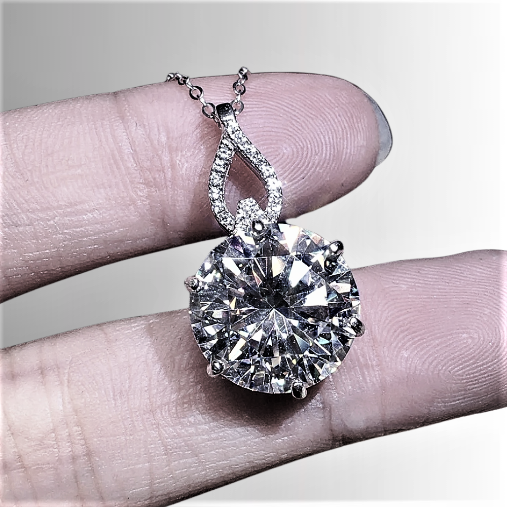 Collezione Collane "Luce Preziosa" – Luminosa, Inimitabile, Tua!