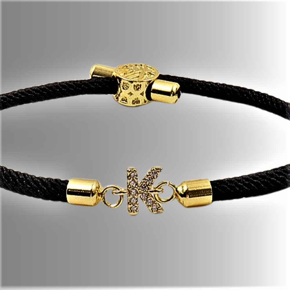 Bracciale in Tessuto con Iniziale - Tocco di Colore Quotidiano