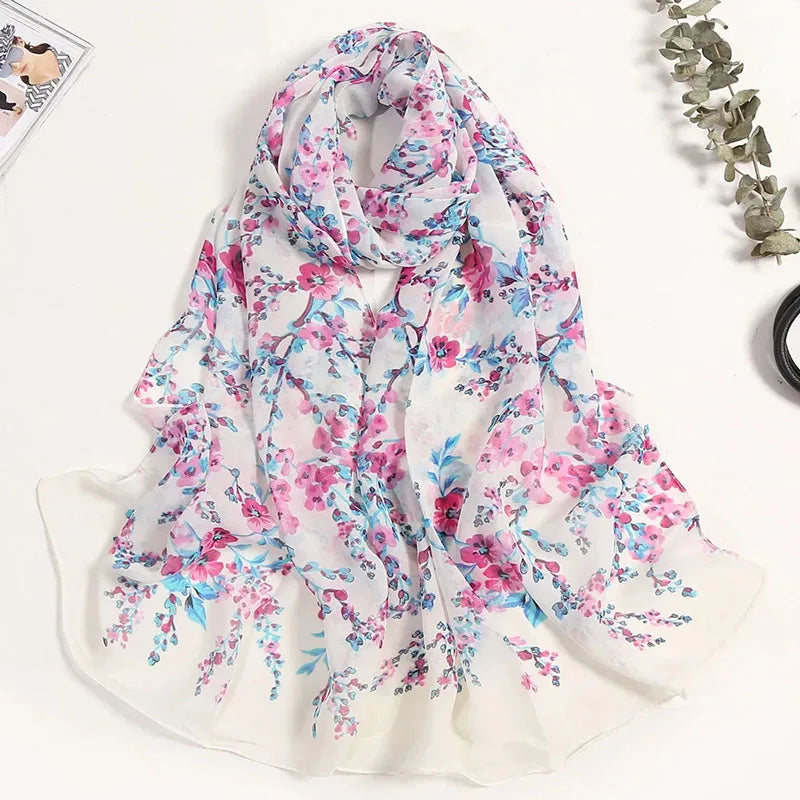 Foulard in Chiffon di Seta a Motivo Floreale