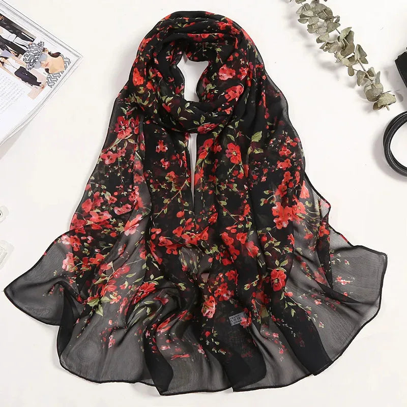 Foulard in Chiffon di Seta a Motivo Floreale