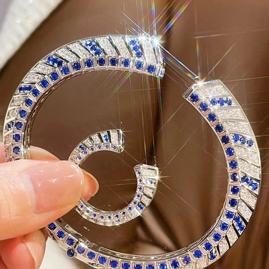 Anello con Zaffiri Coltivati e Brillanti Sintetici ad Alto Contenuto di Carbonio