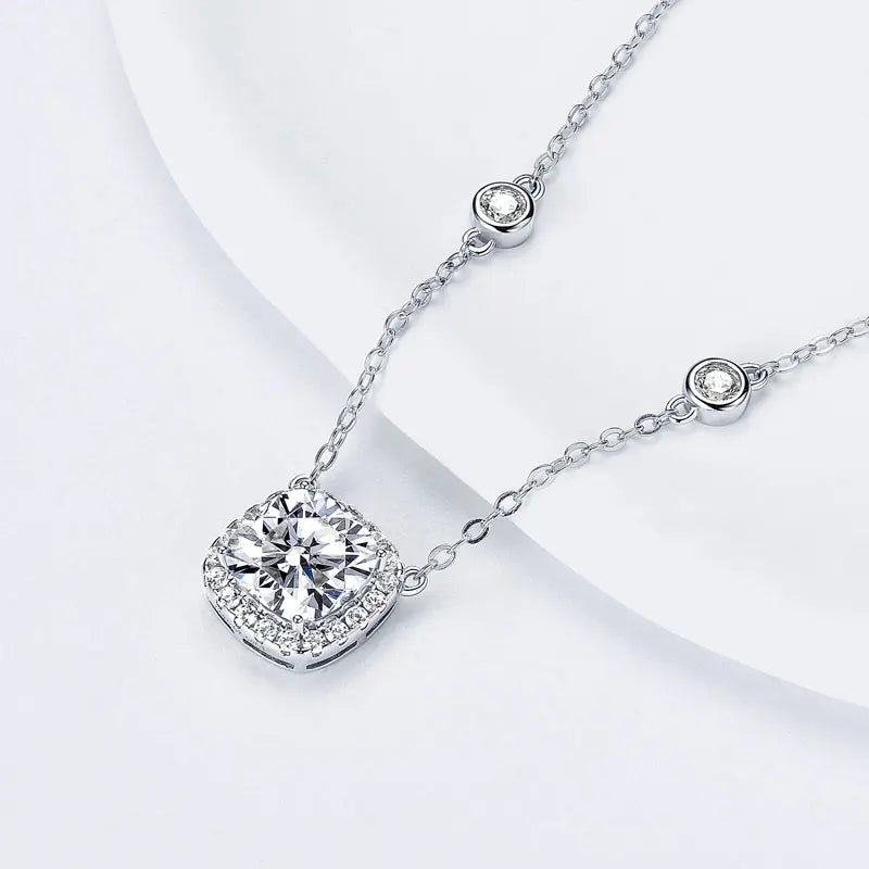 IOGOU Shiny 2.5ct Cushion Cut Moissanite Square Pendant Necklace for Women 925 Sterling Silver CZ Engagement Charm Fine Jewelry