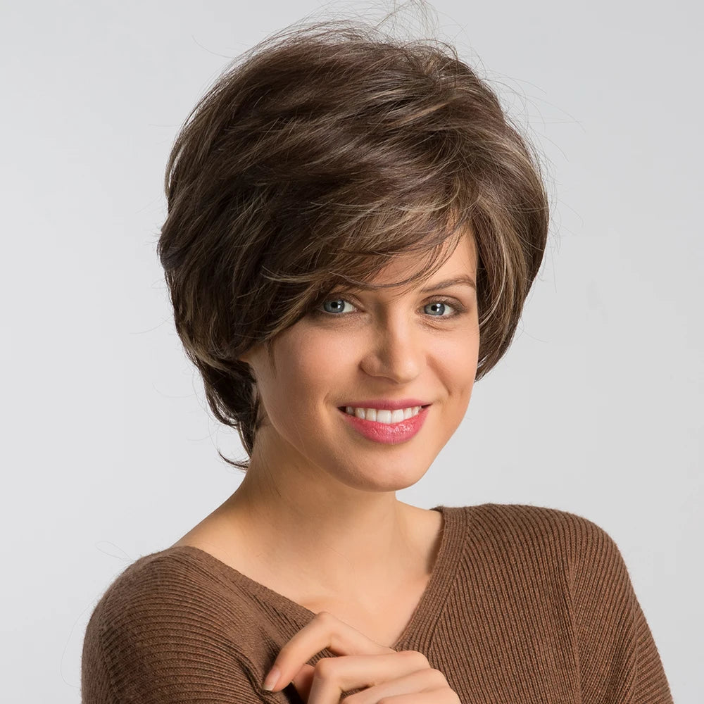 Peluca corta con mechas: estilo, elegancia y comodidad
