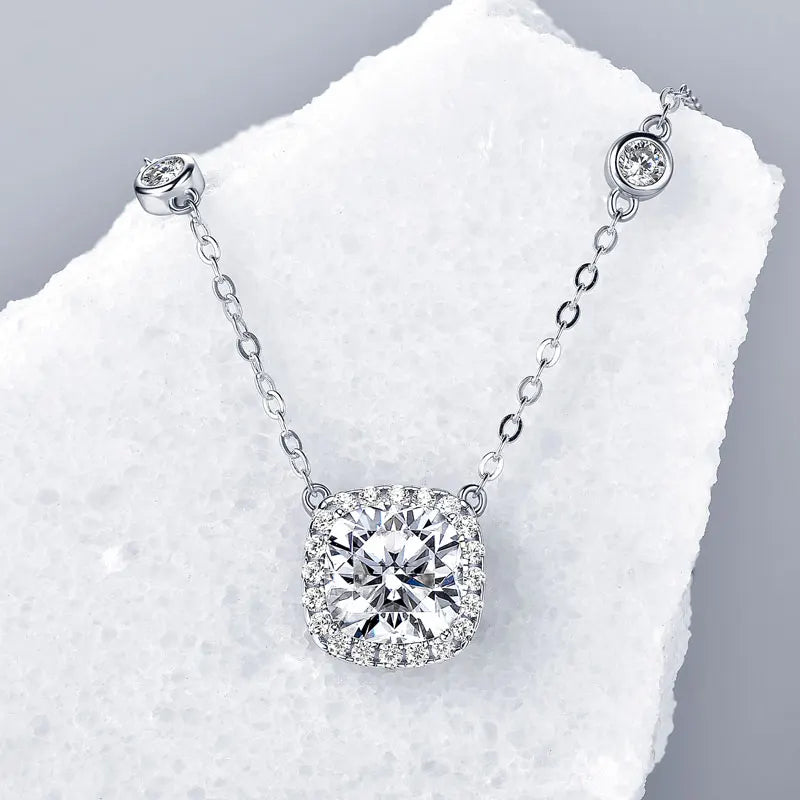 IOGOU Shiny 2.5ct Cushion Cut Moissanite Square Pendant Necklace for Women 925 Sterling Silver CZ Engagement Charm Fine Jewelry