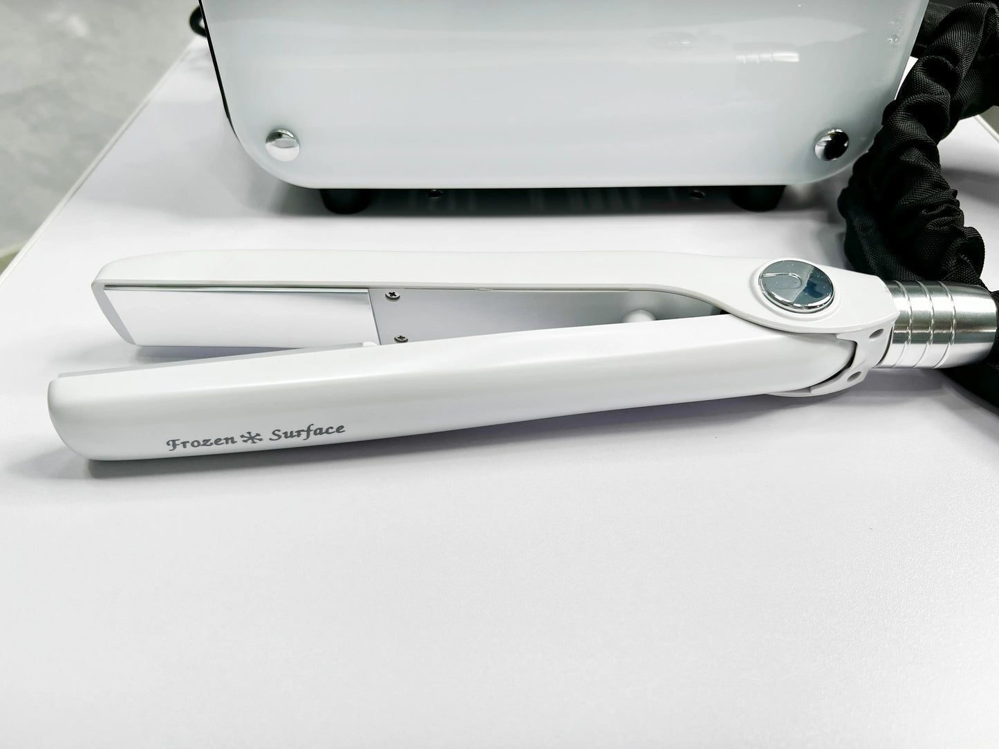 Ice cold cryotherapy flat clip hair care machine repair damaged hair keratin therapy hair cold therapy device 2025