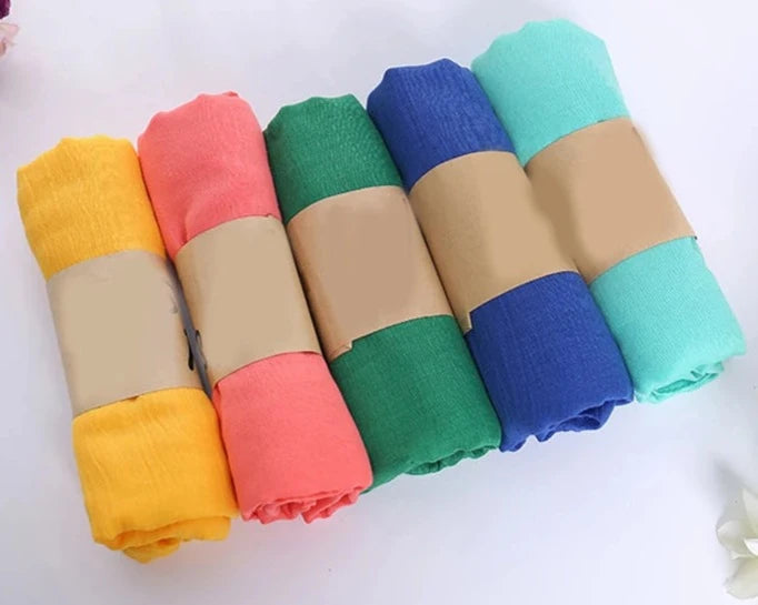 Raw Cotton Scarves: Style and Comfort for the Mid-Seasons