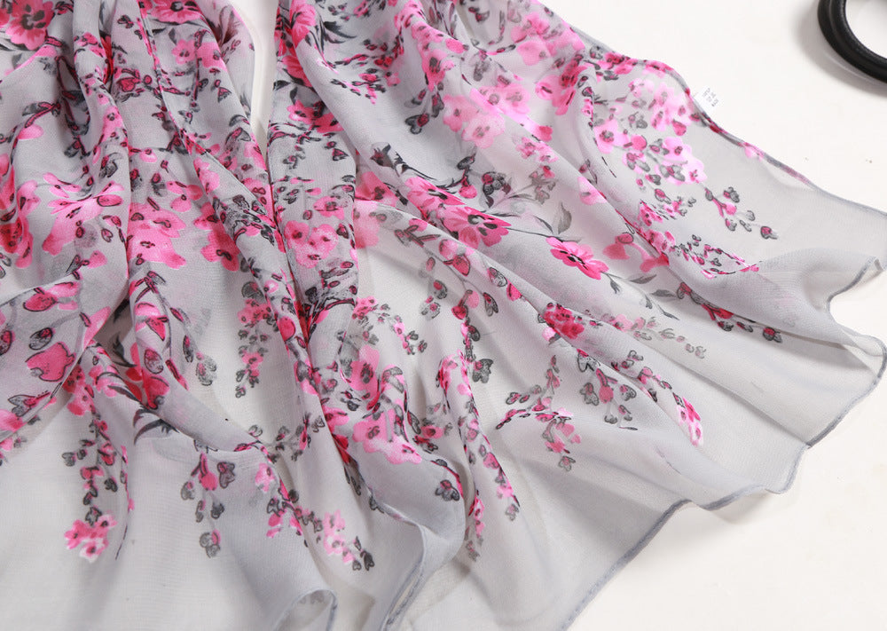 Foulard in Chiffon di Seta a Motivo Floreale