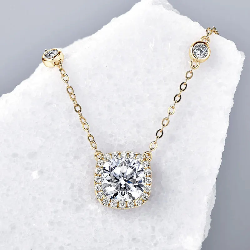 IOGOU Shiny 2.5ct Cushion Cut Moissanite Square Pendant Necklace for Women 925 Sterling Silver CZ Engagement Charm Fine Jewelry
