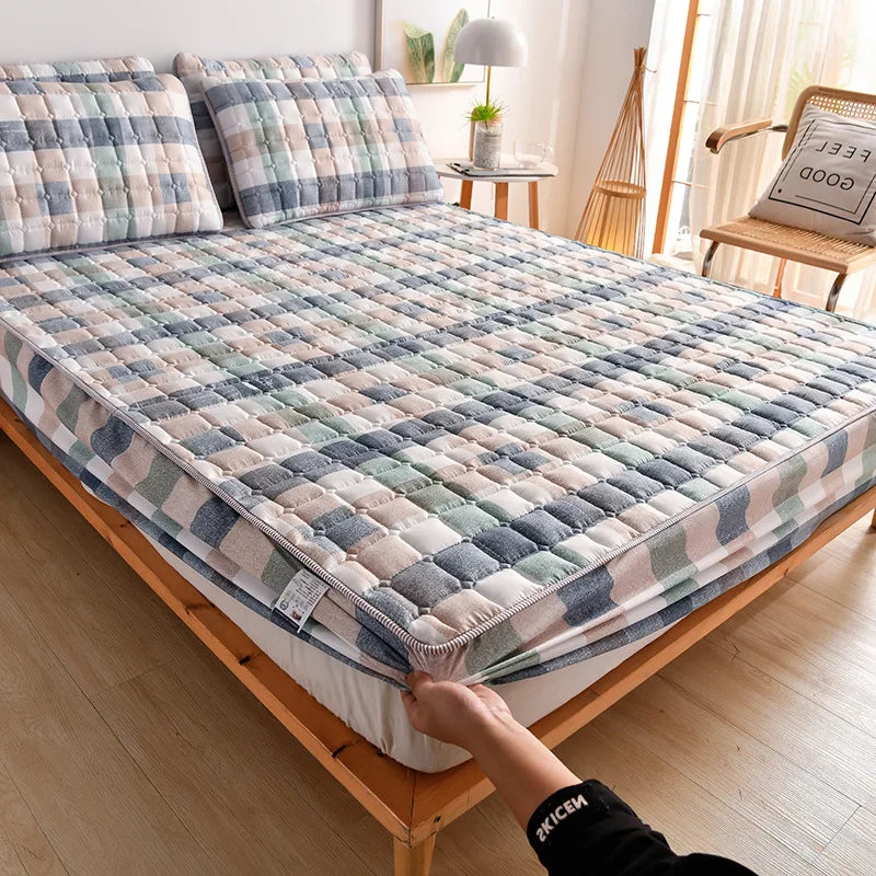 2023 New Thickened Quilted Mattress Cover Large Sheet Antibacterial Breathable Children Lovely Mattress Cover Removable