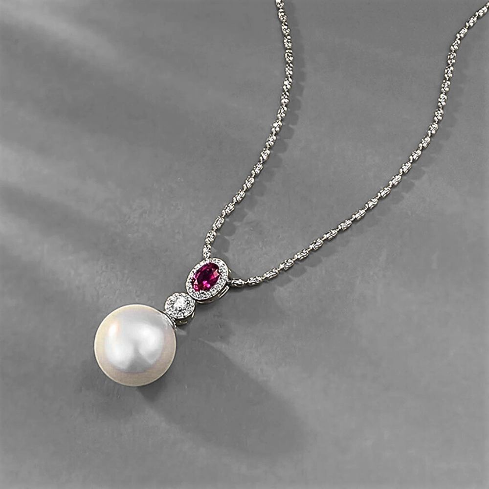Collana con Rubino Ovale, Brillanti e Perla Sintetica da mm 14