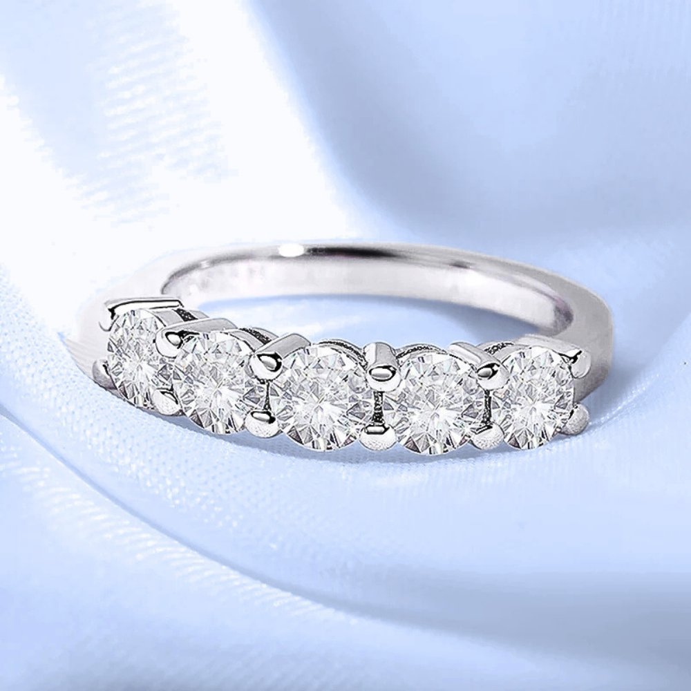 Fede a 5 pietre con  Moissaniti per ct 1,50