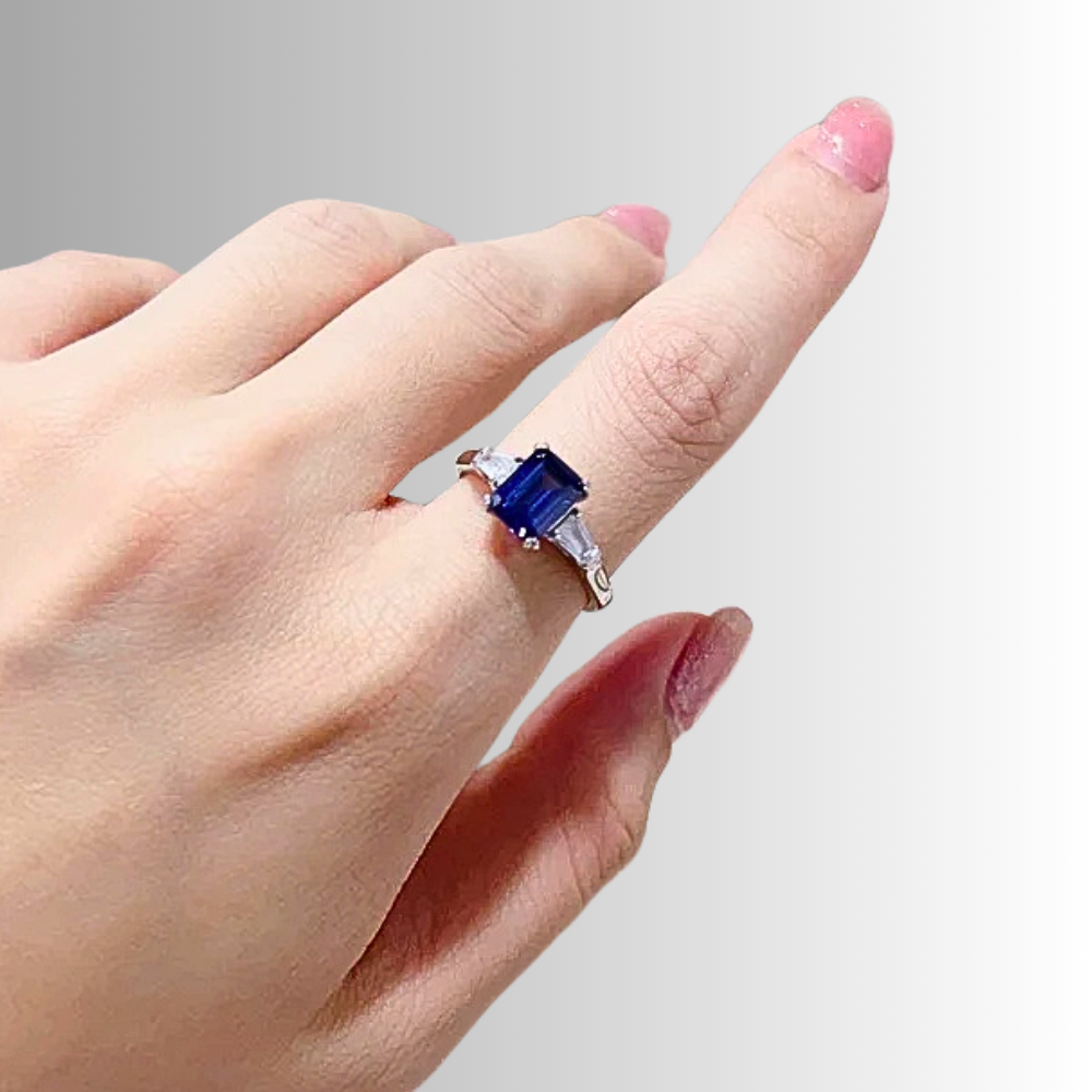 Trilogy con Tanzanite creata in Laboratorio di ct 2,50