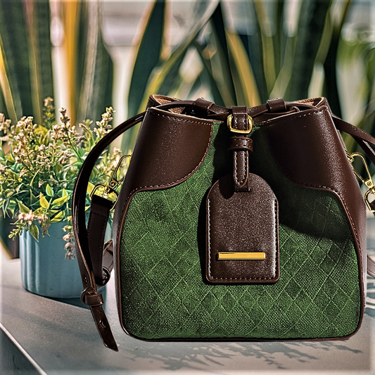 Bolso elegante de dos tonos, estilo y capacidad en un solo accesorio