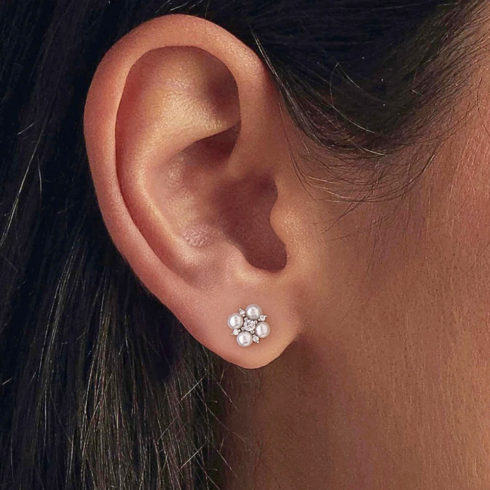 Orecchini a Quadrifoglio con Moissaniti e Perle Naturali