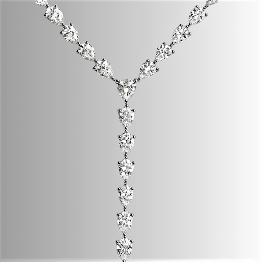 Collana Pendente con Moissaniti Taglio Goccia per ct 29,50