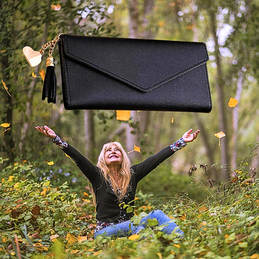 Portafoglio a Busta con Nappe e Cuori