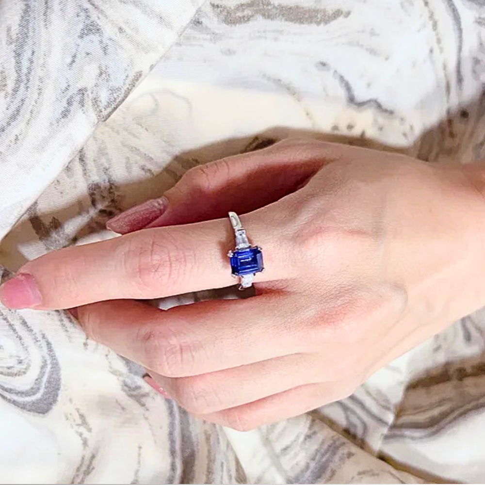 Trilogy con Tanzanite creata in Laboratorio di ct 2,50
