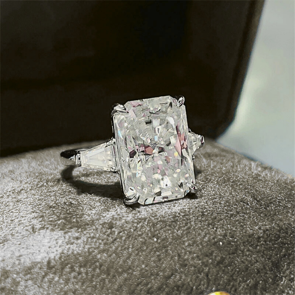 Fascione con Moissanite Taglio Radiant da 5 o 10 ct