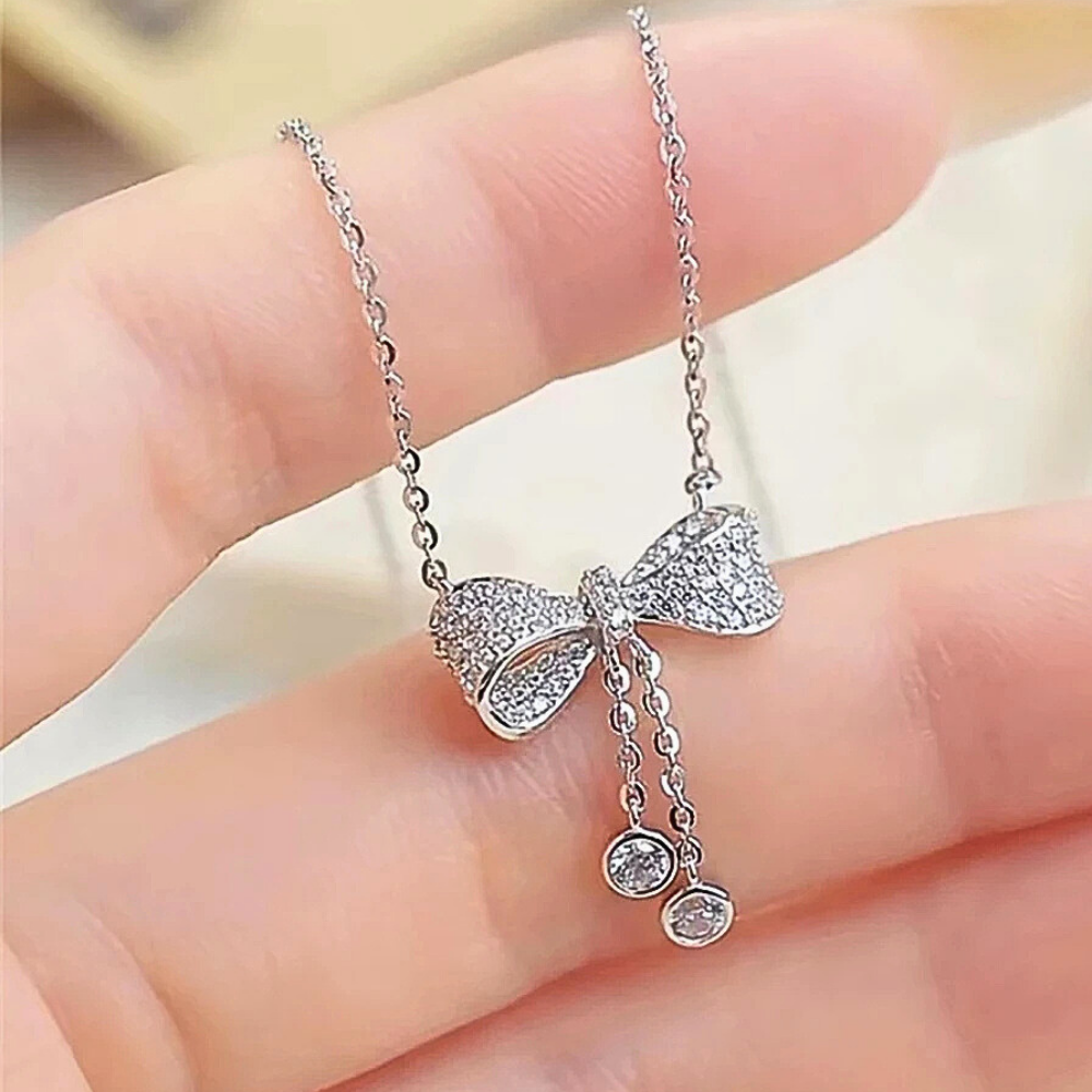 Collana "Fiocco Illuminato" – Leggerezza che Brilla