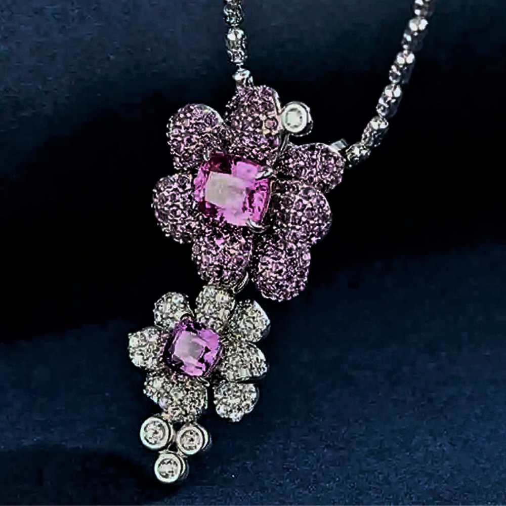 Collana con Zaffiri Rosa Coltivati e Brillanti Sintetici ad Alto Contenuto di Carbonio