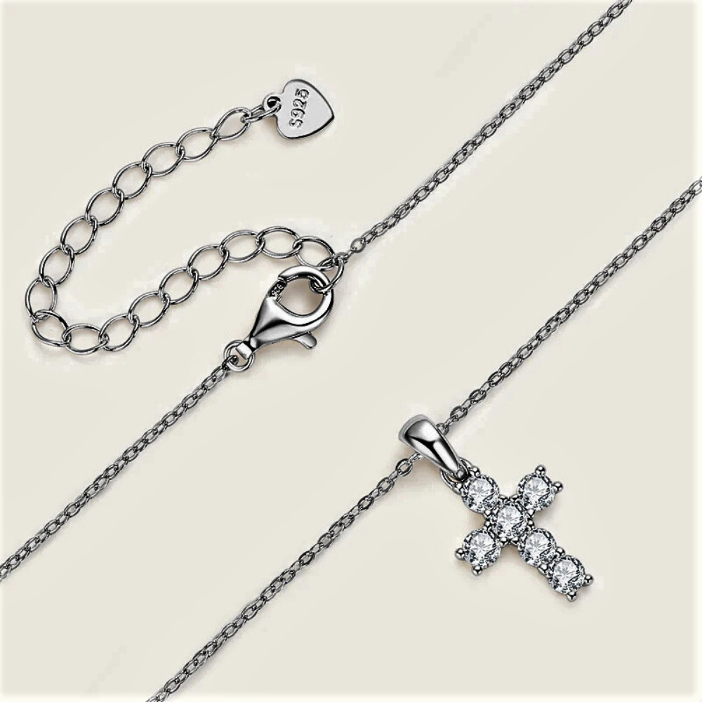 Collana "Croce di Luce" – Simbolo Eterno, Eleganza Contemporanea