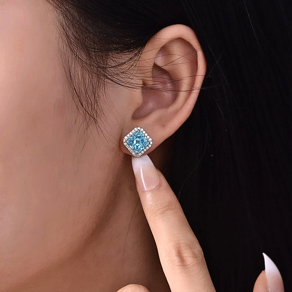 Orecchini a Rombo con Moissaniti Colorate di Ct 4,00