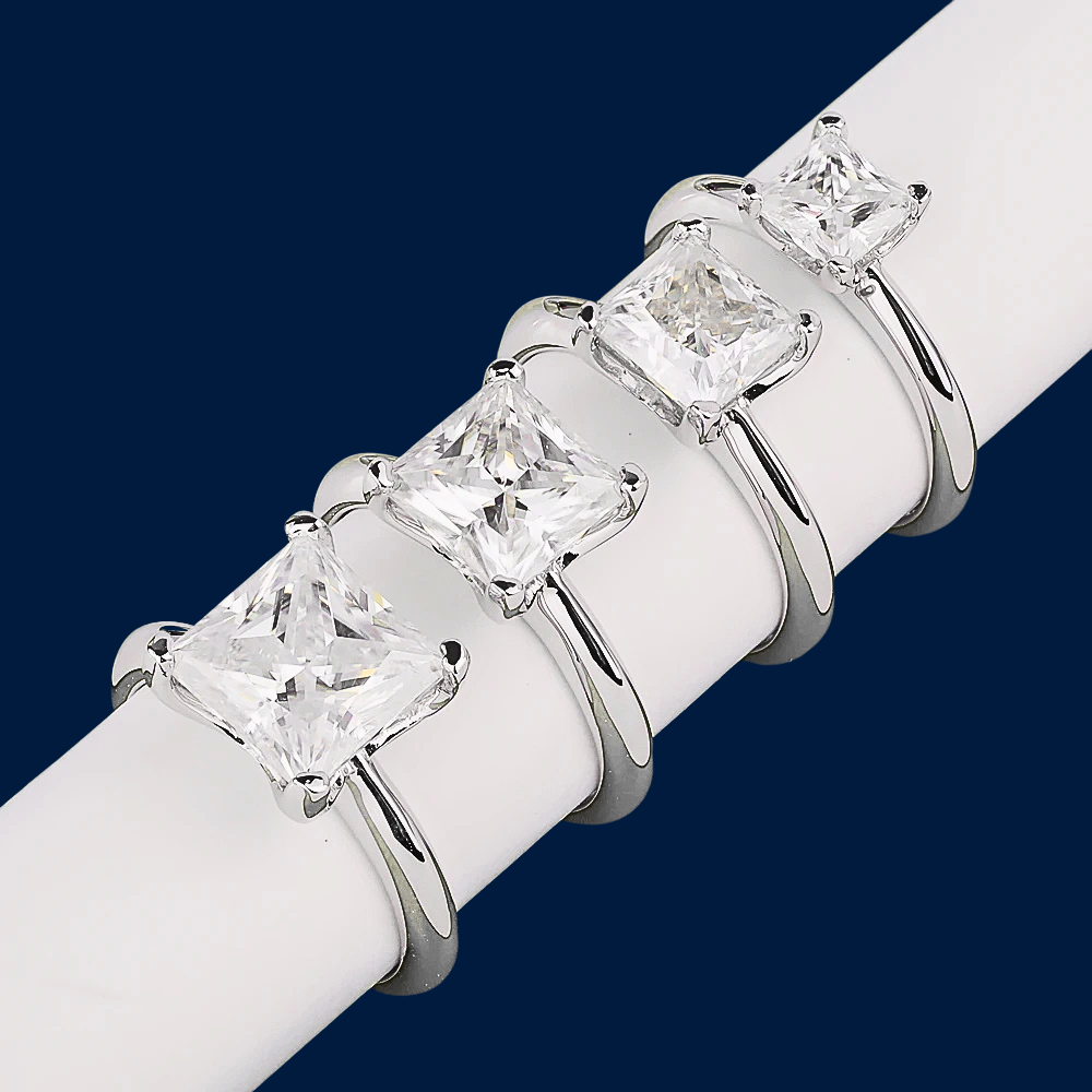 Solitario con Moissanite Taglio Princess