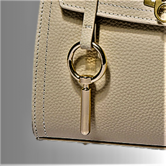 Mini Bolso en Piel de Vaca Auténtica Elegancia y Calidad Artesanal