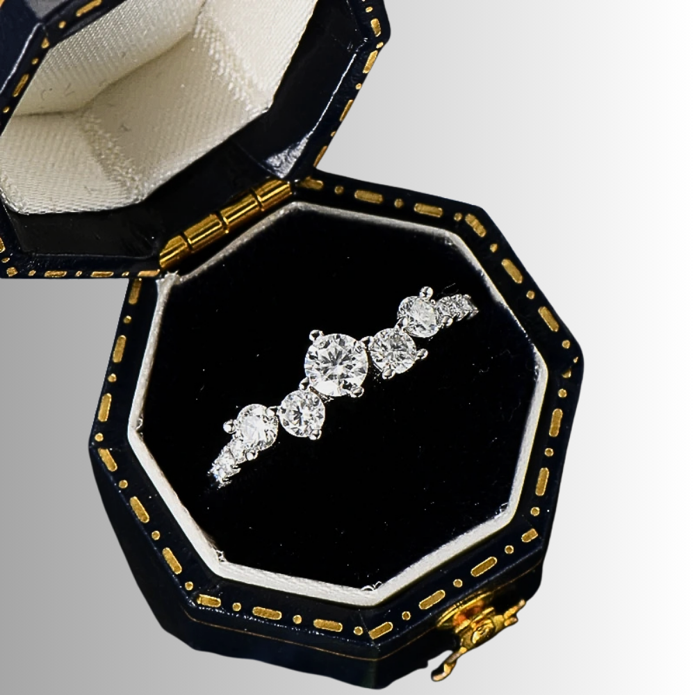 Fedina a  Pietre Sfalsate con Moissanite