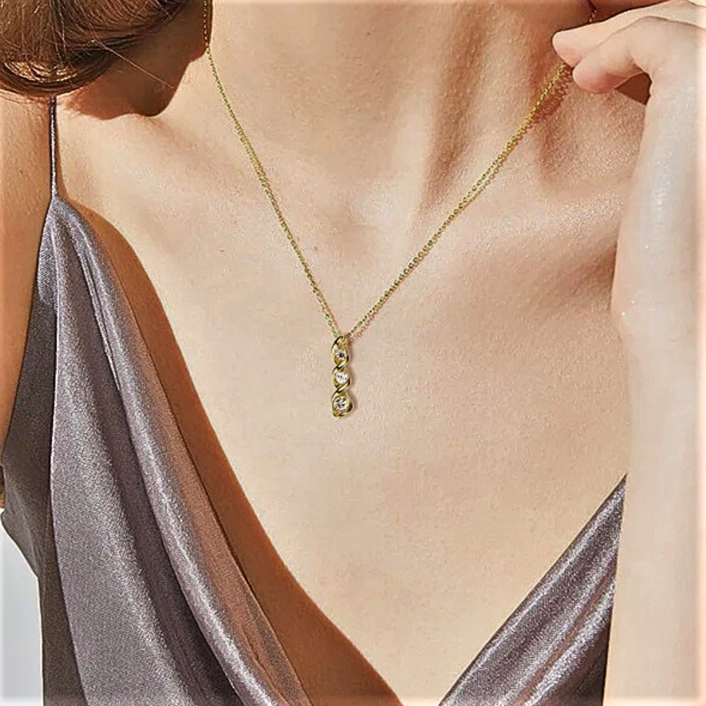 Collana Spirale Luminosa – Brillantezza Essenziale