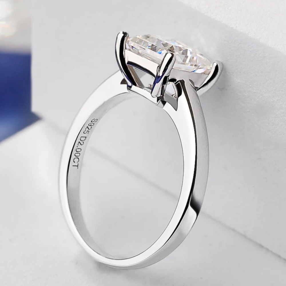 Solitario con Moissanite Taglio Princess