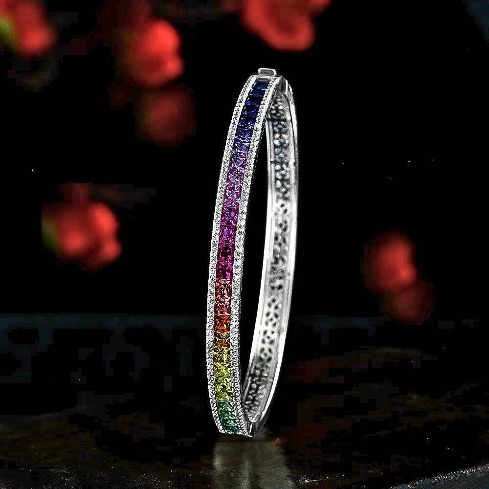Bracciale rigido con Zaffiri Coltivati Multicolor e Brillanti Sintetici ad Alto Contenuto di Carbonio