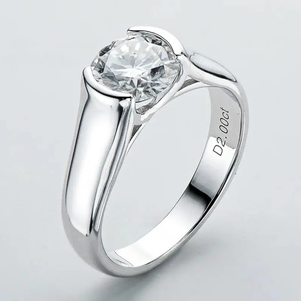 Solitario con Castone Aperto con Moissanite di ct 2,00