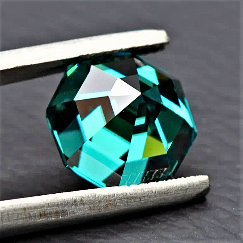 Moissanite Verde Smeraldo Taglio Ottagonale Certificata