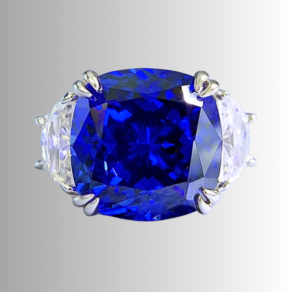 Anello Regalità Scolpita – Zaffiro Royal Blue da ct 10,00 e Diamanti Lab Grown Taglio Trapezio modificato